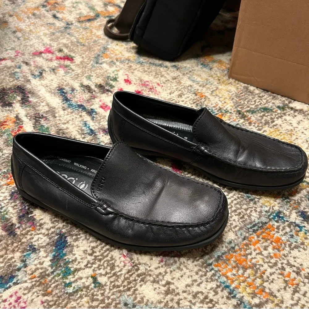 Ecco men’s casual driving loafers black size 12. Arch support & cushioned!